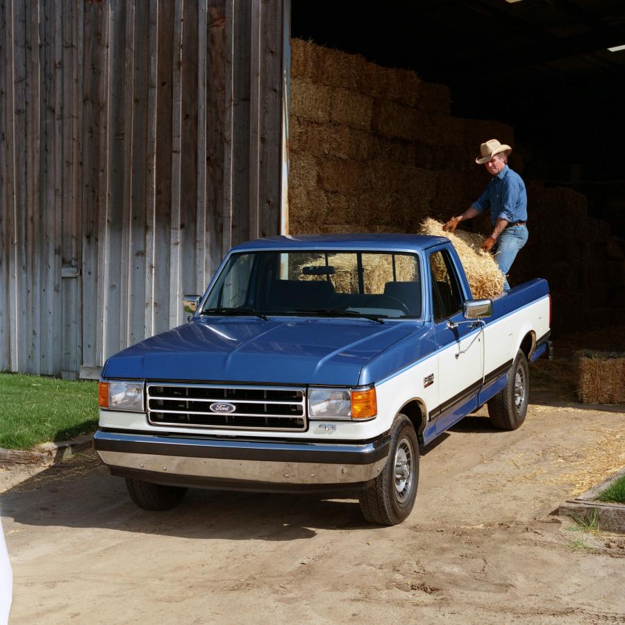  Ford F-150 Regular Cab Pickup 1987 года  (фото 2 из 2)